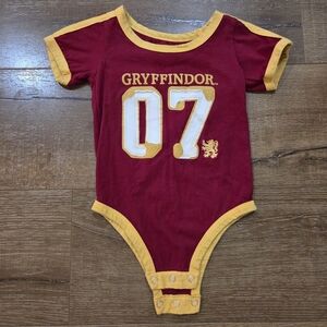 Universal Studios Wizarding World Harry Potter Gryffindor Unisex 24 M Bodysuit